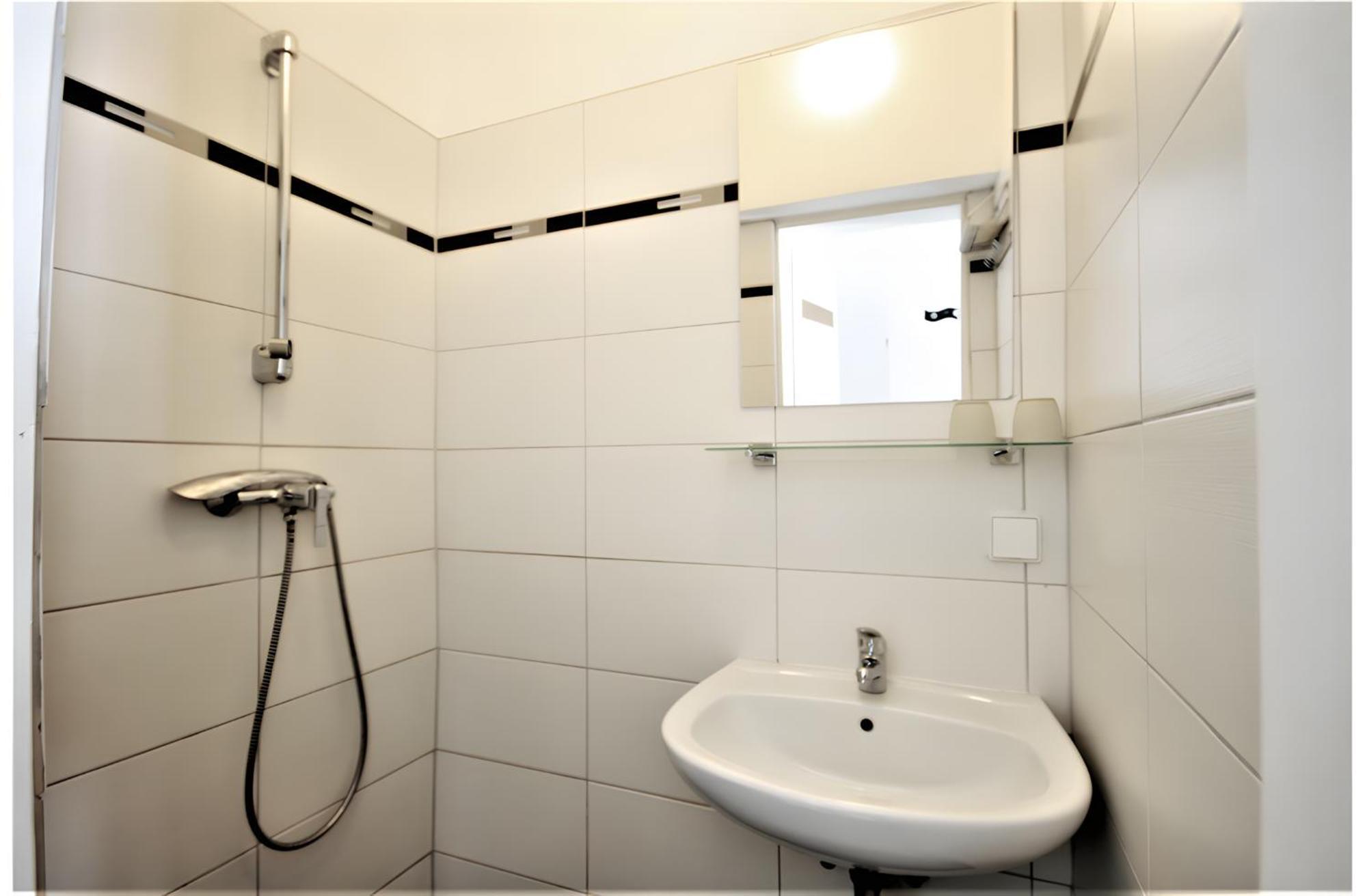 Modern Flat With 2 Rooms, Close To Schoenbrunn Βιέννη Εξωτερικό φωτογραφία